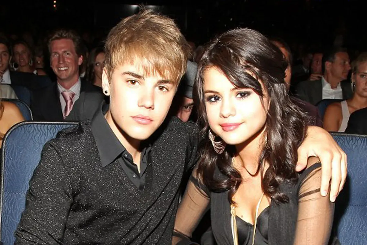 [Bintang] Justin Bieber dan Selena Gomez
