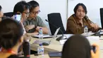 President Director Wahana Musik Indonesia (WAMI) Adi Adrian (kanan) memberi keterangan terkait fakta dan isu yang beredar terkait royalti musisi dan pencipta lagu, Jakarta, Selasa (19/8/2025). (KapanLagi.com/Budy Santoso)