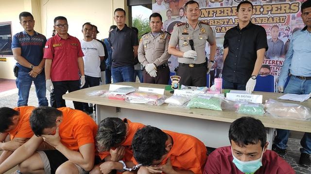 Polisi Gagalkan Peredaran Pil Ekstasi Logo Alien Jelang Pesta Tahun Baru Regional Liputan6 Com