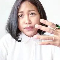 Amelia Rachim sukses jadi juara dalam kompetisi desain perhiasan bergengsi dunia.