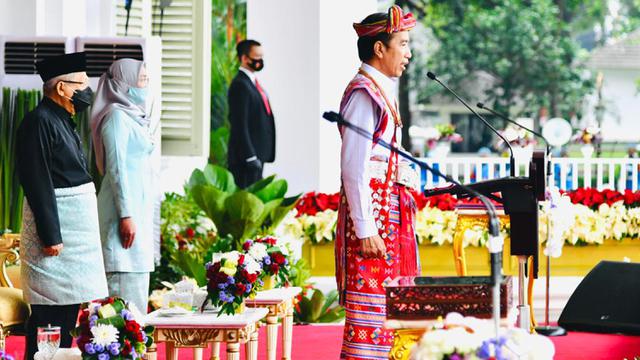 Presiden Jokowi Saat Pimpin Upacara di Istana Merdeka