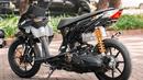 Modifikasi ala motor balap road race bisa dijadikan opsi untuk pengguna Honda BeAT yang menggunakan motor ini sebagai motor balap. Modifikasi seperti mampu mengurangi bobot motor sehingga dapat berlari lebih cepat. Jangan menggunakan konsep ini untuk di jalan raya. (Source: Instagram/@arie_achmad_atmadja)