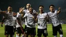 Bali United. Di posisi ke-2 ada Bali United sebagai tim paling produktif dalam 10 laga awal BRI Liga 1 2022/2023. Juara bertahan BRI Liga 1 ini total telah mencetak 21 gol dan sementara berada di posisi ke-3 klasemen sementara dengan perolehan 21 poin. Pemain naturalisasi, Ilija Spasojevic yang juga merupakan top skor BRI Liga 1 musim lalu menjadi pemain tertajam sementara di kubu Bali United dengan torehan 7 golnya. (Bola.com/Bagaskara Lazuardi)