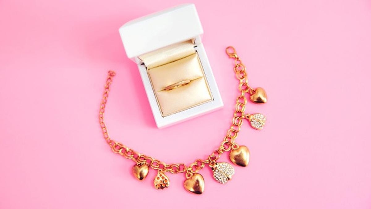 7 Model Gelang Charm yang Bikin Gaya Makin Personal dan Stylish, Bisa Percantik Tampilanmu