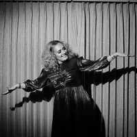 Adele merayakan ulang tahunnya ke-31 dengan penuh suka cita. (Instagram/@adele)