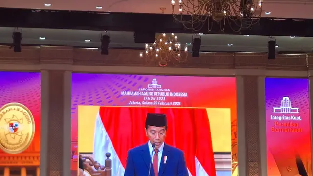 Presiden Jokowi menghadiri Sidang Istimewa Laporan Tahunan MA tahun 2023 di Senayan JCC Jakarta, Selasa (20/2/2024).