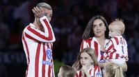 Momen emosional mewarnai perpisahan Antoine Griezmann dengan Atletico Madrid yang berlangsung pada Minggu (17/05/2026) malam waktu setempat. (AFP/Oscar Del Pozo)