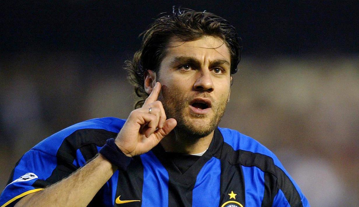 4. Christian Vieri - Salah satu striker terbaik asal Italia ini juga kerap pindah-pindah klub. Tercatat ada sekitar 13 klub yang pernah diperkuat Christian Vieri sepanjang kariernya. (AFP/Pierre-Philippe Marcou)