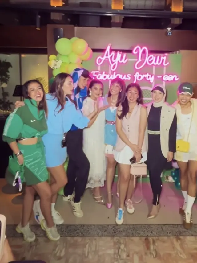 Geng Cendol Hadir di Kejutan Ulang Tahun Ayu Dewi. [@lunamaya]