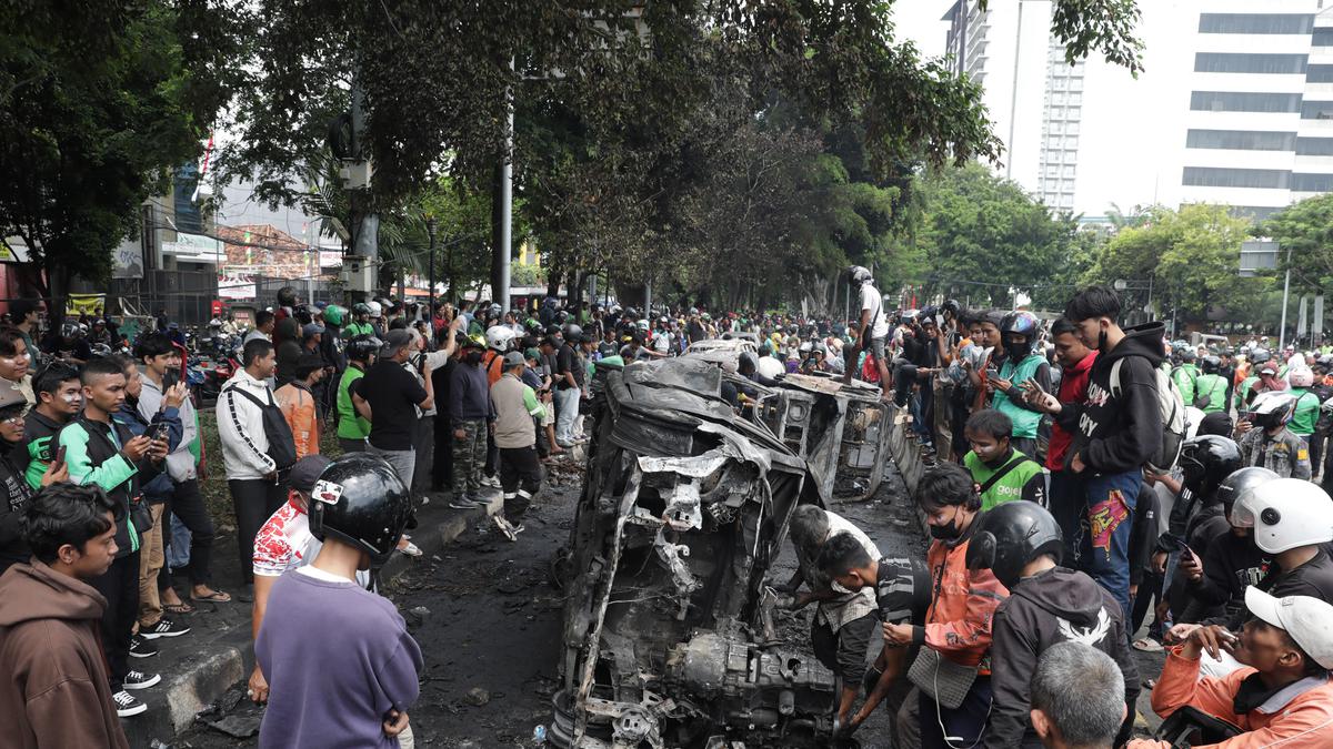 Jenderal Bintang 2 Brimob Minta Maaf Affan Kurniawan Dilindas Rantis, Serahkan Nasib Anak Buah ke Propam