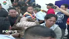 Tiga korban tewas penembakan dan pembacokan yang dilakukan kelompok kriminal bersenjata di sekitar Bandara Kenyam, Papua, disambut isak tangis keluarga dan kerabat korban.