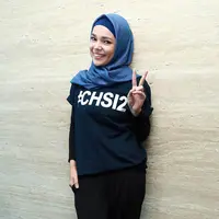 Sebagai manusia, pemain dalam sinetron 'Catatan Hati Seorang Istri' ini hanya bisa memohon yang terbaik bagi keluarga kecil yang telah dibina bersama suaminya. (Deki Prayoga/Bintang.com)