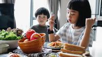 Ilustrasi Anak Mengonsumsi Makanan Credit: pexels.com/Alex
