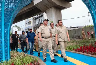 Gubernur DKI Jakarta, Pramono Anung, meninjau Taman Gapura Muka di Cakung, Jakarta Timur, Selasa (6/1/2026) (Istimewa)