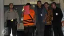 Marudut bersama dua orang lainnya terjaring OTT KPK di kawasan Cawang, Jakarta, Jumat (1/4). Marudut ditangkap dengan barang bukti uang sejumlah AS$148.835 (Liputan6.com/Helmi Afandi)