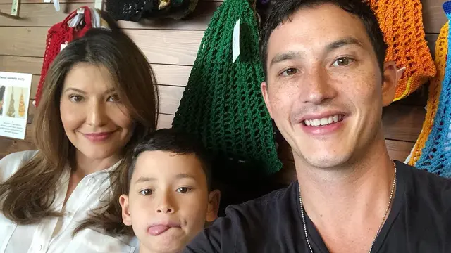 [Bintang] Mike Lewis dan Tamara Bleszynski