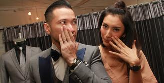 Hari bahagia akan segera dilalui pasangan Tyas Mirasih dan Raiden Soedjono. Menuju hari pernikahannya, banyak hal yang telah dipersiapkan Tyas untuk mendukung kesuksesan acaranya itu. (Nurwahyunan/Bintang.com)