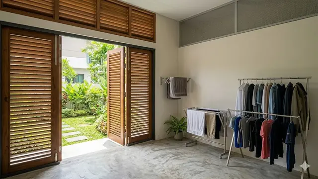 Desain Jemuran Tertutup yang Tidak Bikin Lembap dengan Kombinasi Ventilasi Alami