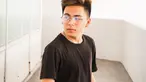 Brandon De Angelo hingga kini masih menggeluti dunia dance. Semakin beranjak dewasa, gaya remaja asal Surabaya ini juga turut berubah sejak terakhir ikut IMB 2010 silam. (Liputan6.com/IG/@brandon_lilhero)