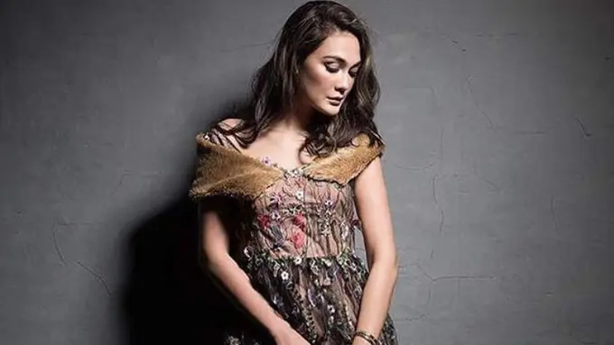 [Bintang] Pose Sensual