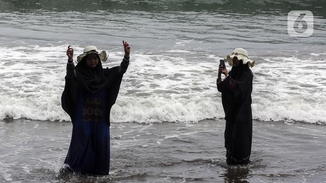 FOTO: PPKM Level 1, Warga Kembali Berlibur