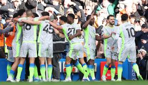 Selebrasi skuad Manchester City dalam laga versus Chelsea di Liga Inggris 2025/2026, Minggu (12/4/2026). (AP Photo/Ian Walton)
