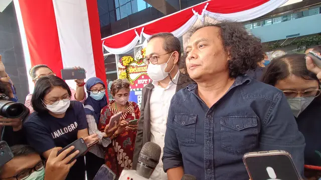 Tim pengacara Bharada Richard Eliezer atau Bharada E saat menyambangi kantor Lembaga Perlindungan Saksi dan Korban (LPSK)
