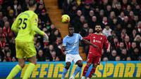 Arne Slot Geram Marc Guehi Lolos dari Kartu Merah saat Liverpool Keok dari Man City