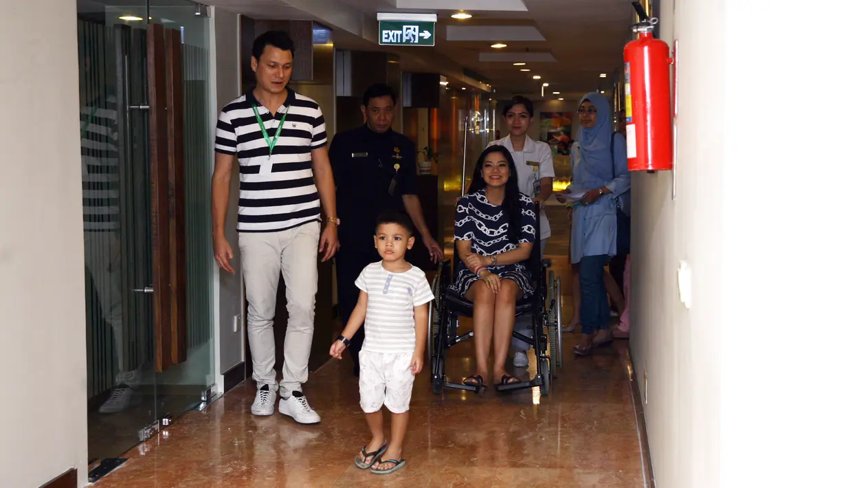 Sebelumnya, pasangan yang menikah sejak 2009 itu telah dikaruniai seorang putra. Anak pertamanya diberi nama Arjuna Zayan Sugiono. Lahir pada 16 November 2013. (Nurwahyunan/Bintang.com)