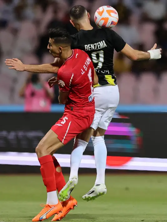 <p>Benzema diturunkan pelatih Nuno Espirito Santo sebagai starter untuk memimpin lini serang Al Ittihad. (Abdel Ghani BASHIR/AFP)</p>