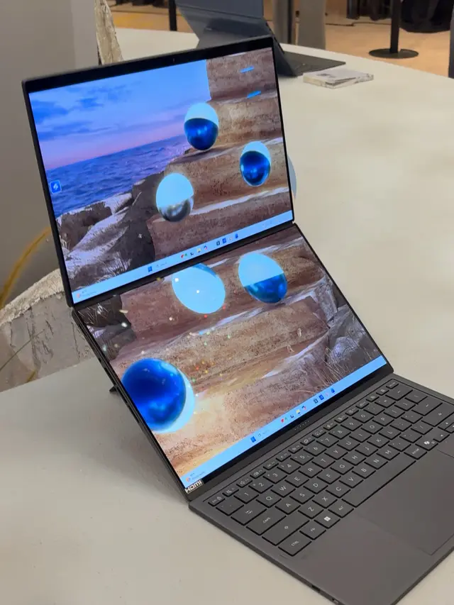 ASUS Zenbook DUO (UX8407AA). [Anisha/Fimela]