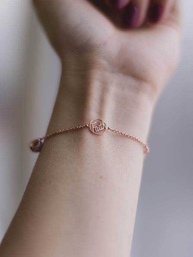 7 Arti Mimpi Perhiasan Emas, Memiliki Makna yang Tak Terduga