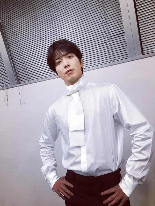 Kasus ini sendiri sampai diinvestigasi oleh pihak kepolisian. Begitu identitasnya terkuak, Yonghwa pun langsung mengucapkan permintaan maaf melalui akun Instagram-nya. (Foto: instagram.com/jyheffect0622)