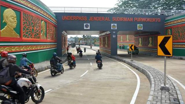 Underpass Jenderal Soedirman Purwokerto menghilangkan potensi macet sisi barat Kota Purwokerto, di perlintasan sebidang Stasiun Besar Purwokerto. (Foto: Liputan6.com/Humas Pemkab BMS/Muhamad Ridlo)