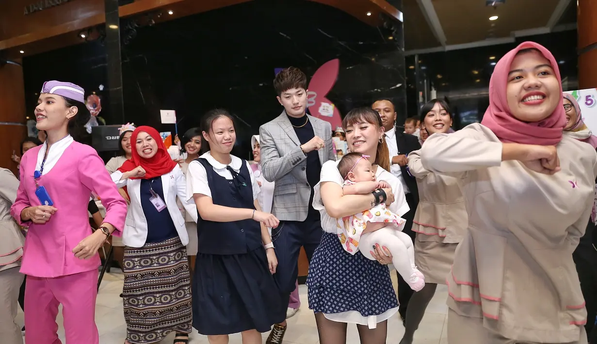 Lee Jeong Hoon dan Monique Octaviani alias Moa