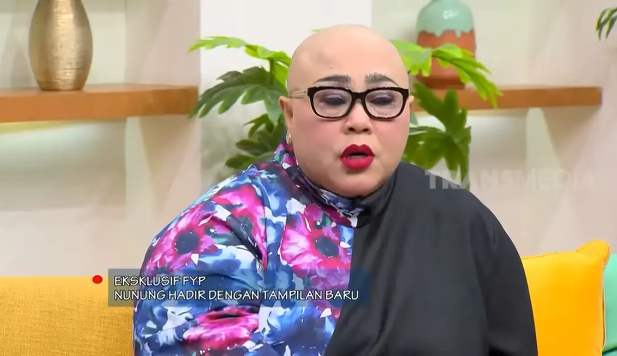 <p>Nunung dengan santai tak mempermasalahkannya. "Enggak apa-apa kok. Antre juga enggak apa-apa," jawab Nunung. [Youtube/TRANS TV Official]</p>