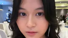 Nasha Anaya, anak ketiga Pasha Ungu dari pernikahan pertama dengan Okie Agustina. Nasha Anaya kini sudah pintar berdandan. Nasha pintar berdandan dan parasnya tampil menawan ini curi perhatian. (Liputan6.com/IG/nasha.anayaa)