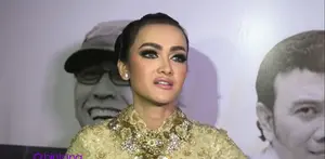 Jika sebelumnya Julia Perez sempat dikabarkan dekat dengan beberapa pria. Saat ini Julia Perez tetap tenang dan sedang menanti cowok mahalnya.
