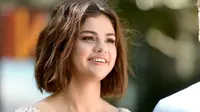 Selena Gomez sendiri mengaku terinspirasi untuk menjadi pribadi yang lebih baik, kuat, dan dekat dengan Tuhan karena sahabatnya tersebut. (Matt Winkelmeyer  GETTY IMAGES NORTH AMERICA  AFP)