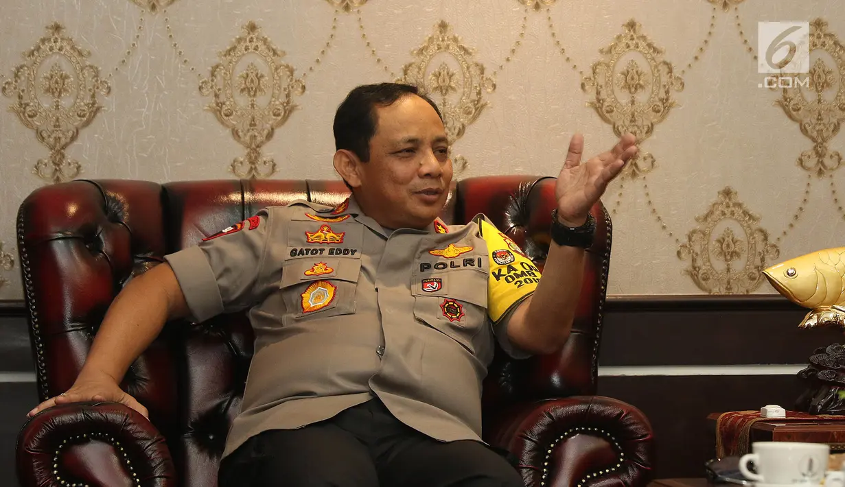 Kapolda Metro Jaya Irjen Gatot Eddy Pramono saat menggelar silaturahmi dengan Manajemen Surya Citra Media (SCM) di Gedung Promoter Polda Metro Jaya, Jakarta, Senin (15/7/2019). Pertemuan untuk peningkatan kerjasama SCM dengan Polri khusunya Polda Metro Jaya. (Liputan6.com/Herman Zakharia)
