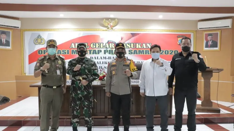 Kapolda juga menegaskan bahwa Polri, TNI, Pemda dan instansi terkait lainnya berkomitmen untuk terus bekerja keras guna menjamin penyelenggaraan Pilkada Serentak.