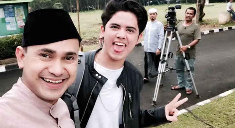 Aliando Syarief dan Ramzi dalam serial Pesantren & Rock N Roll Reborn. (Twitter Ramzi)