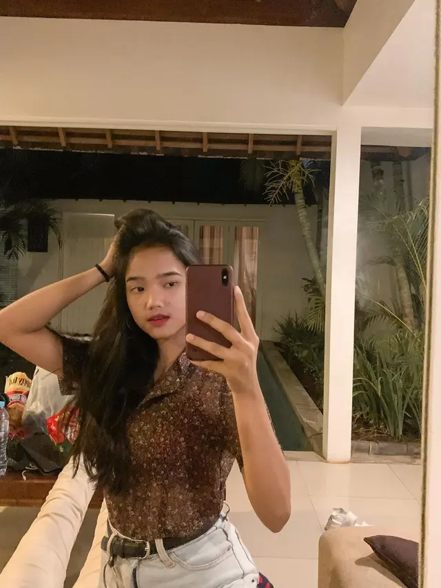 Bantu Asuh Baby Gala, Ini 6 Potret Fuji Adik Bibi Ardiansyah
