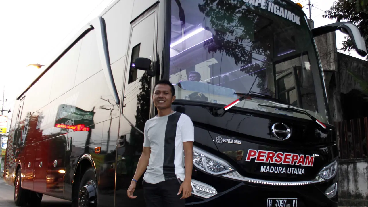 Bus Persepam Madura United