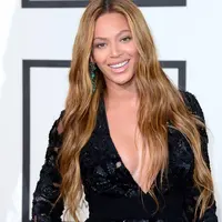  Tidak ada salahnya memberi kado ke diri sendiri di hari ulang tahun, begitu pula yang dilakukan Beyonce. (Bintang/EPA)