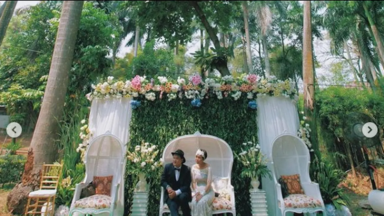 Resepsi pernikahan di Taman Langsat.