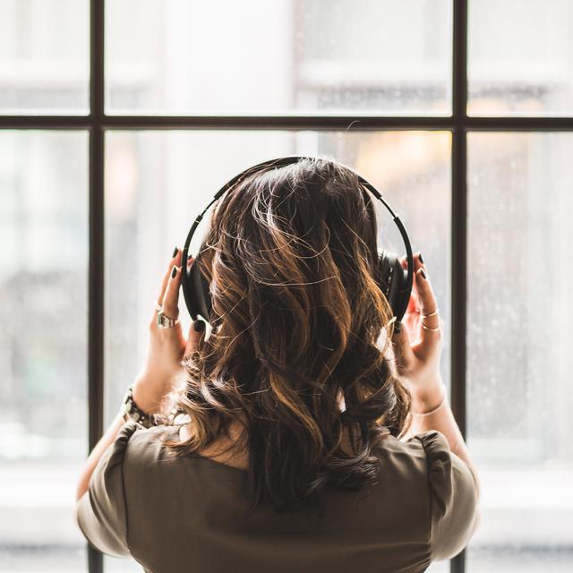 Lirik Lagu Seharusnya Aku Elsa Pitaloka Ragam Bola Com Seharusnya aku elsa pitaloka full album terbaru 2020. lirik lagu seharusnya aku elsa