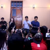 Grup band Geisha selalu mencoba membuat hasil karyanya sesuai dengan perkembangan musik tanah air. Hal ini semata-mata agar Geisha dapat diterima selalu oleh semua masyarakat. (Andy Masela/Bintang.com)