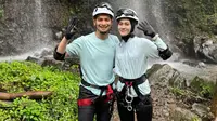 6 Potret Henny Rahman dan Alvin Faiz Mendaki Gunung Merbabu, Jadi Hobi Baru