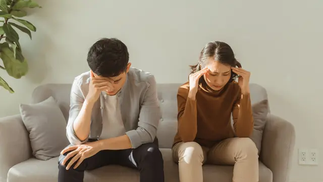 meredakan emosi saat bertengkar dengan pasangan